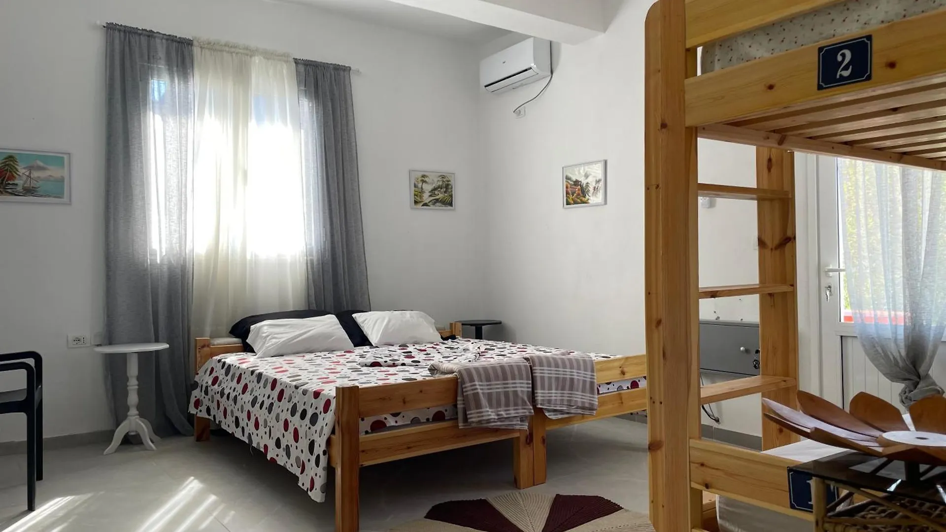 Villa Elena Berat 0*,  Albania