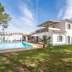 https://aljezur-villas-hostel.hotelaalgarve.com